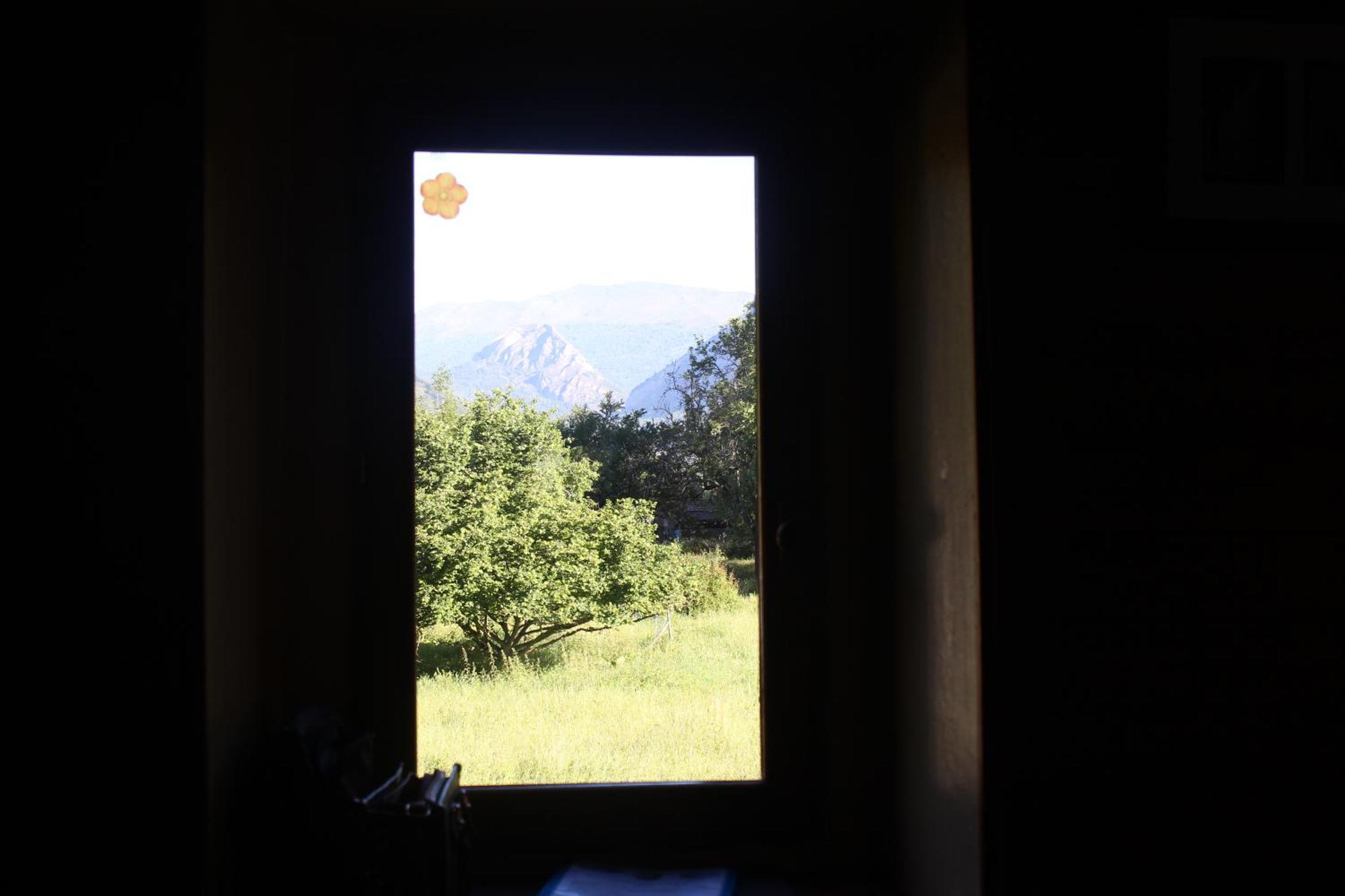 Maison De Charme Calme Entouree De Montagne Ussat Exterior foto